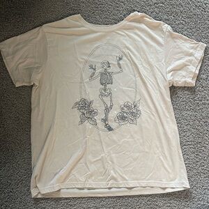 Women’s skeleton T shirts size XL